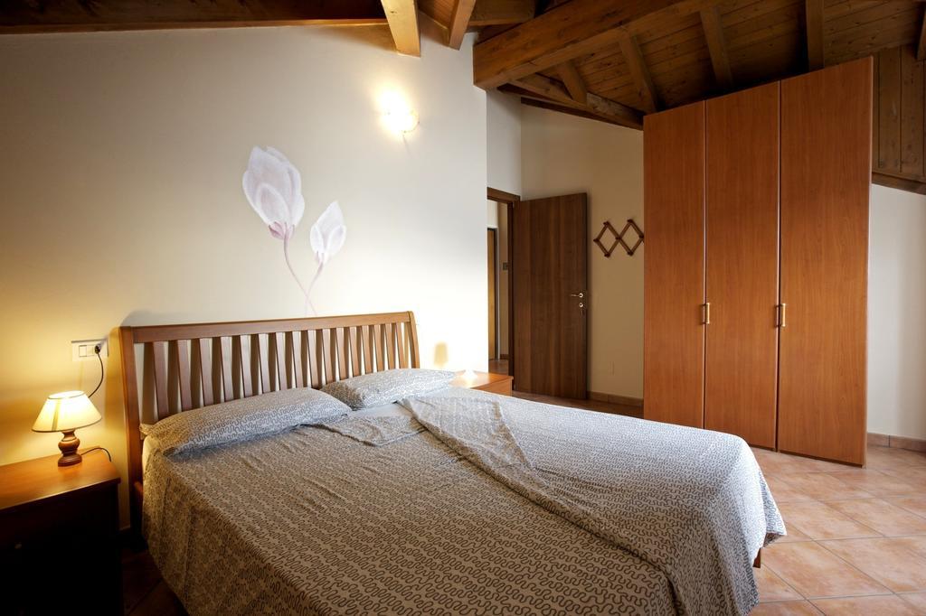 Bella Casa alla Spiaggia Tronzano Lago Maggiore Esterno foto