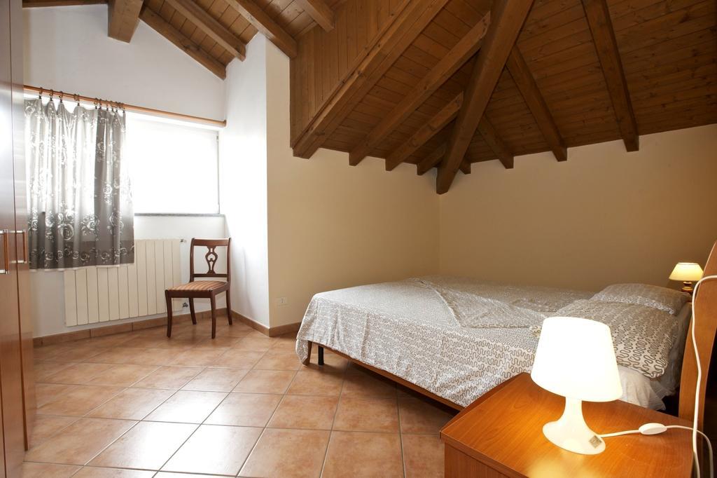Bella Casa alla Spiaggia Tronzano Lago Maggiore Esterno foto