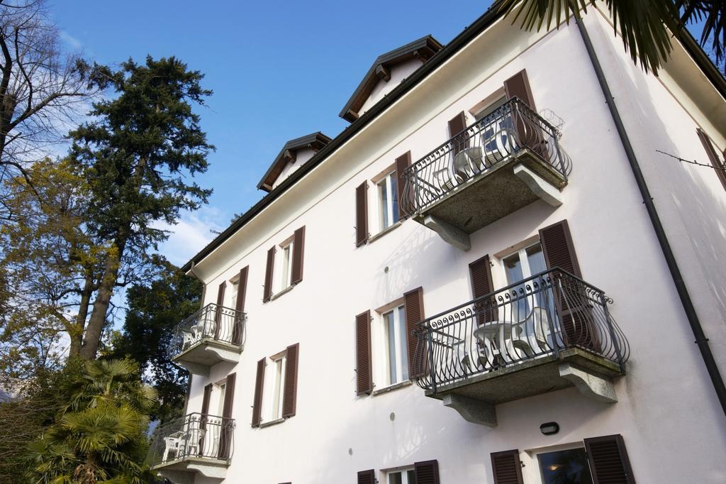 Bella Casa alla Spiaggia Tronzano Lago Maggiore Esterno foto