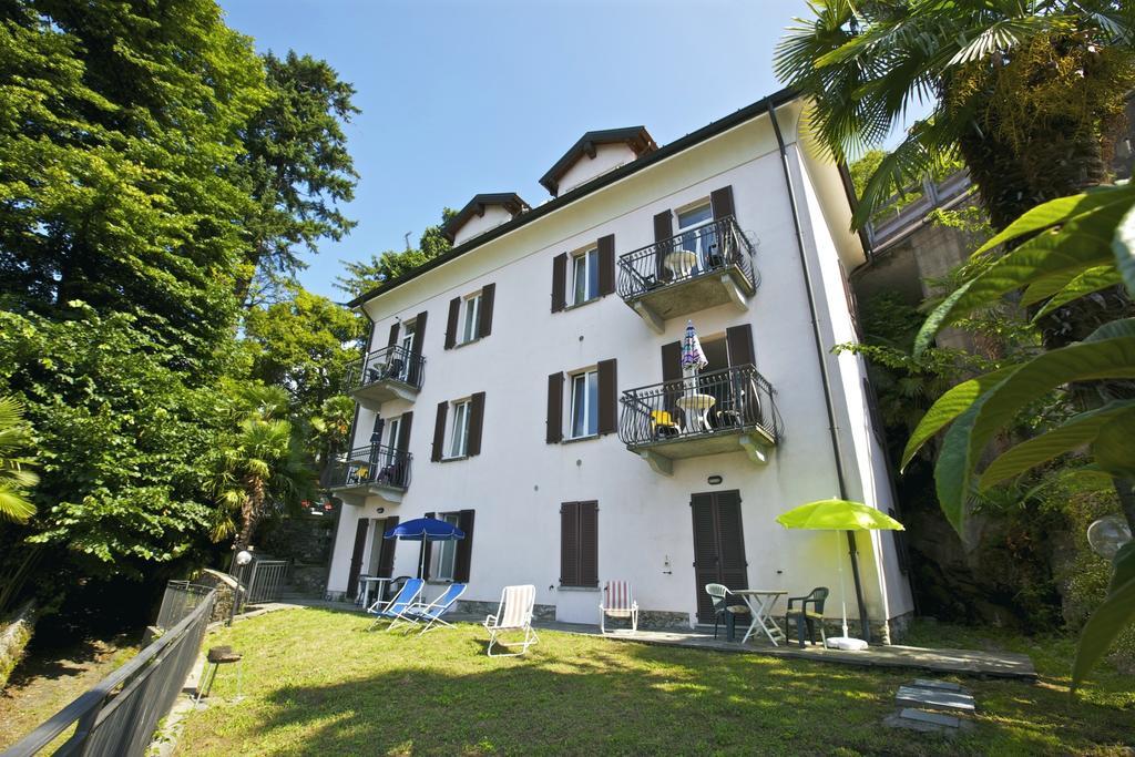 Bella Casa alla Spiaggia Tronzano Lago Maggiore Esterno foto